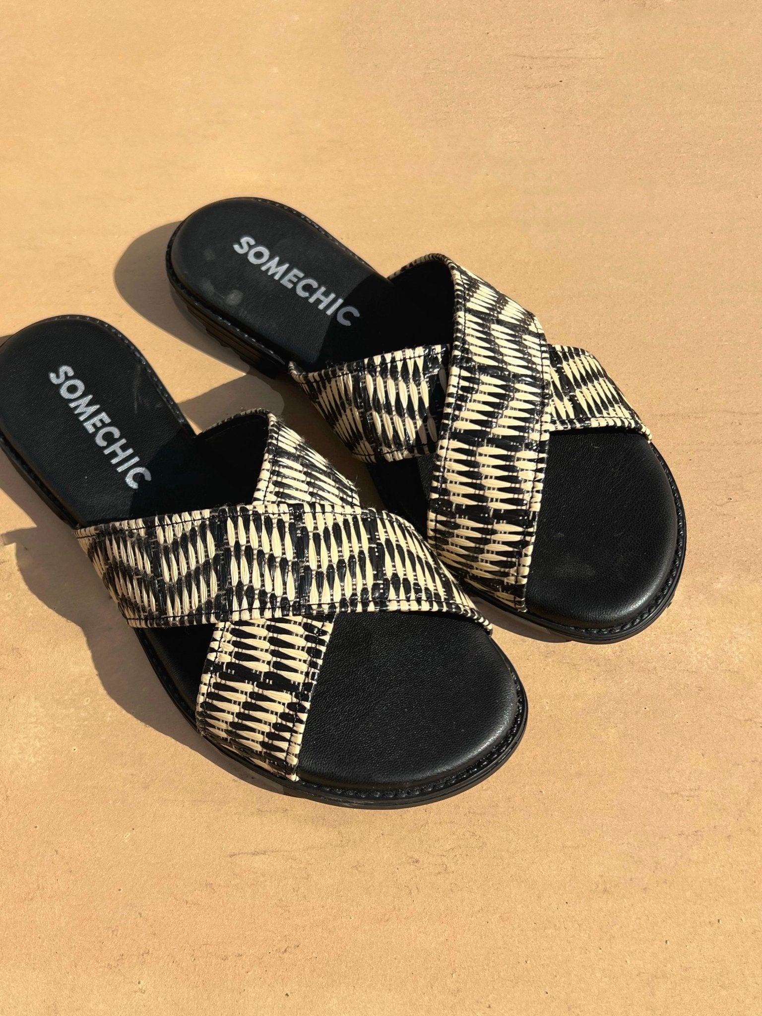 Bibiana Rafia Negro/Blanco - SOMECHIC