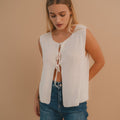 Chaleco Punto Lazos Blanco - SOMECHIC