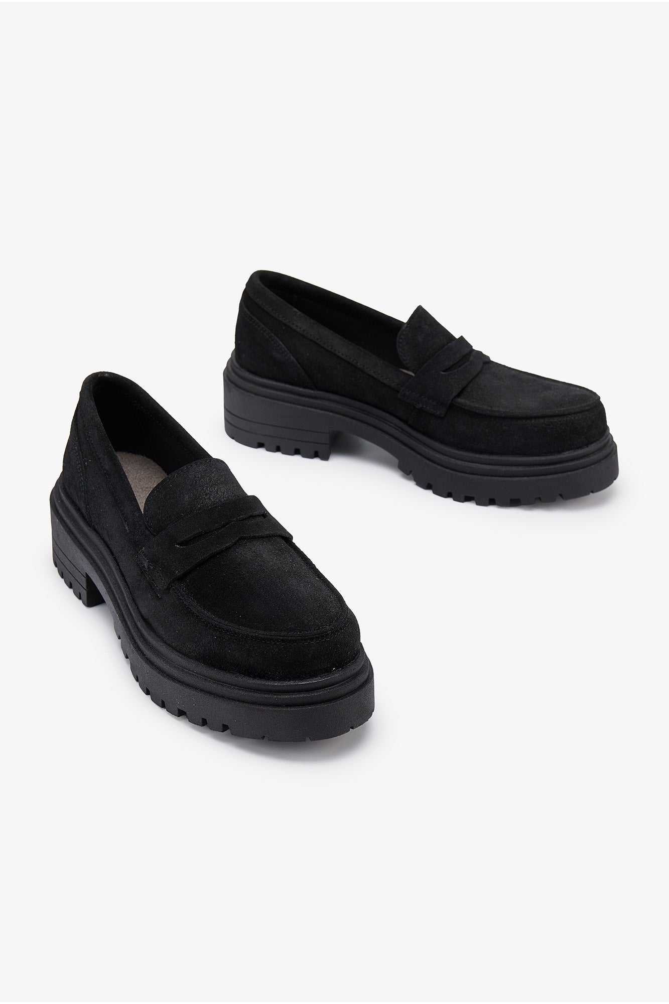 Mocasines Elodie Ante Negro - SOMECHIC