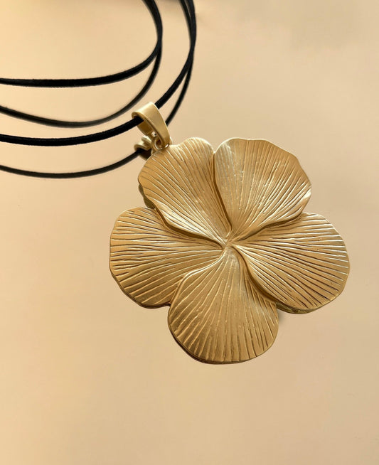 NECKLACE ZIRA FLOWER - SOMECHIC