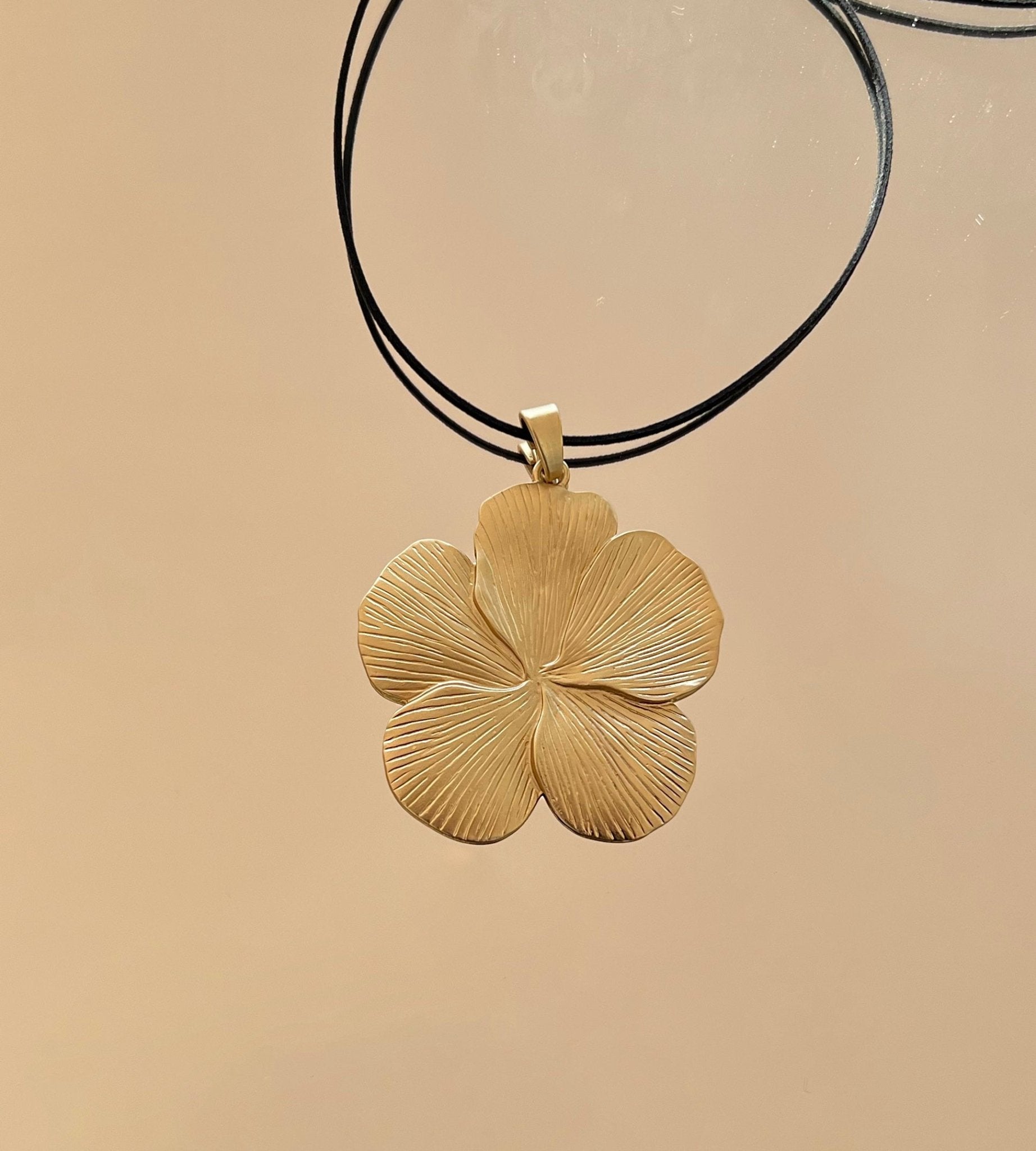 NECKLACE ZIRA FLOWER - SOMECHIC